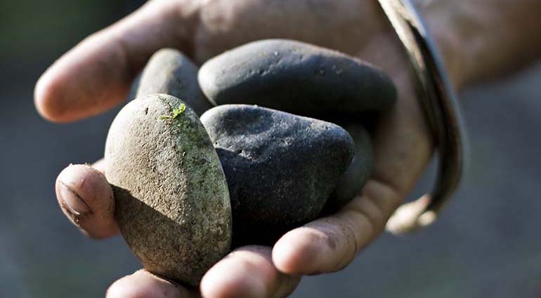 A un tiro de piedra